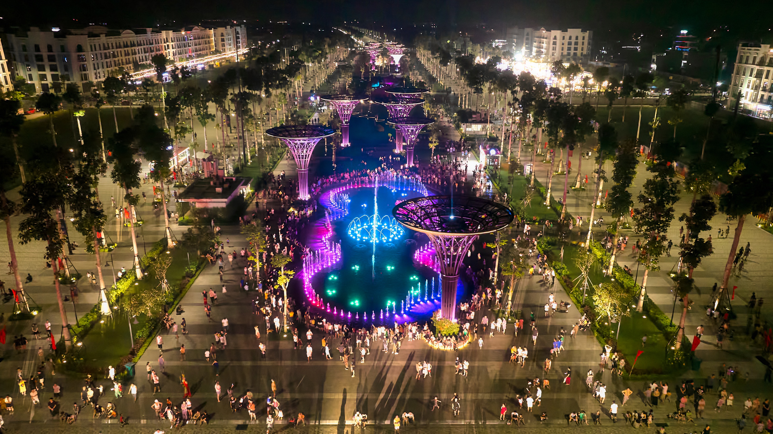 Cận cảnh "trận địa" ph&aacute;o hoa chuẩn bị khai hỏa ở Sầm Sơn- Ảnh 15.