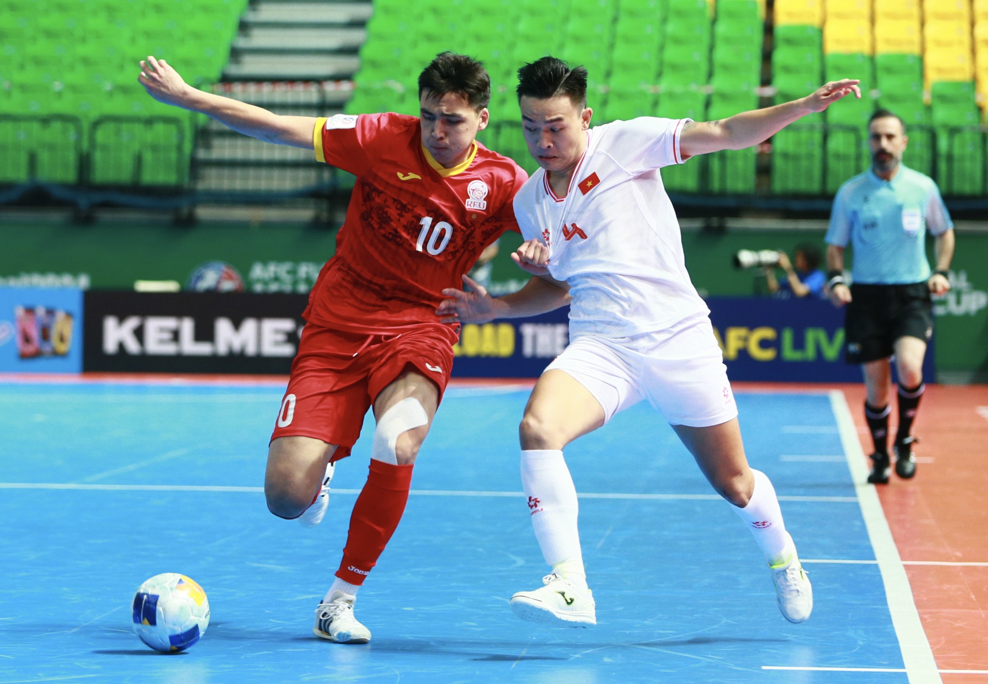 Futsal Việt Nam sau khi hụt v&eacute; World Cup: Tre gi&agrave;, măng chưa kịp mọc- Ảnh 4.