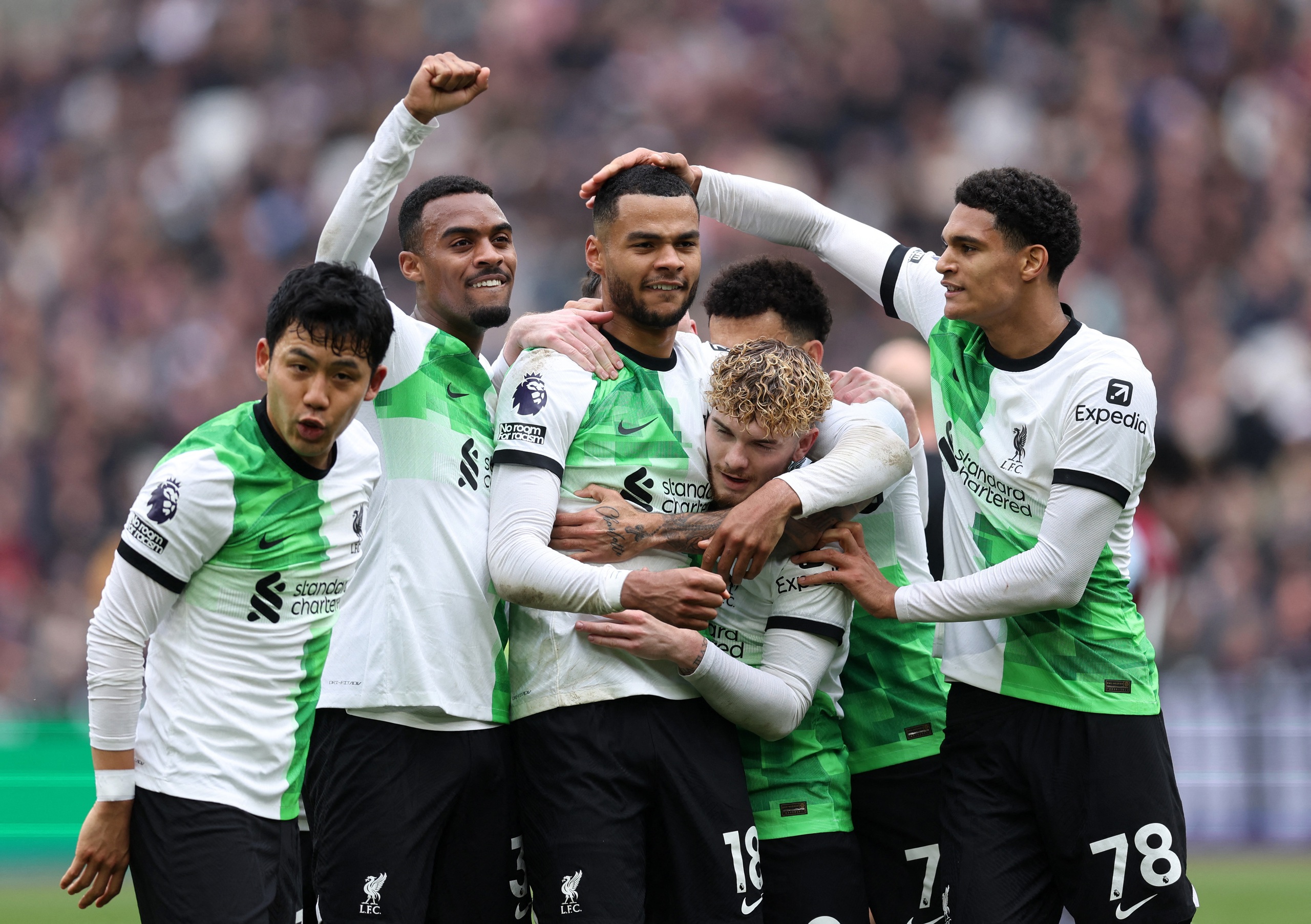 C&ocirc;ng l&agrave;m thủ ph&aacute;, Man United hết hy vọng đua Top 4 Ngoại hạng- Ảnh 7.
