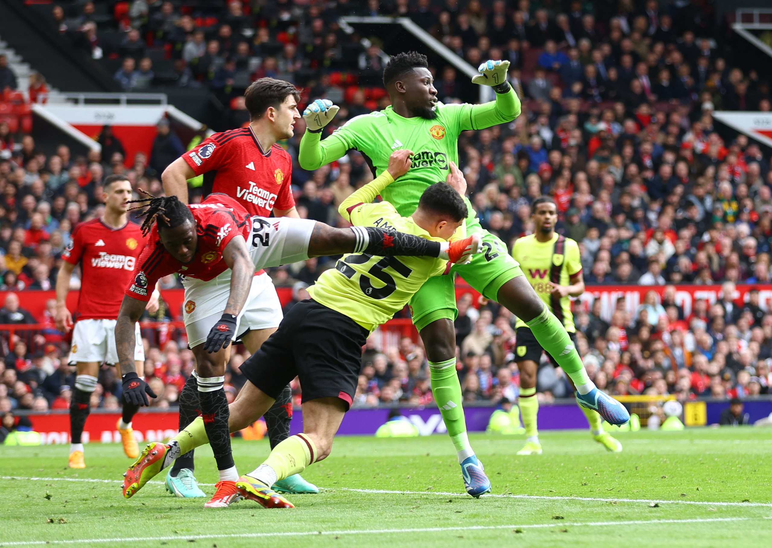 C&ocirc;ng l&agrave;m thủ ph&aacute;, Man United hết hy vọng đua Top 4 Ngoại hạng- Ảnh 1.