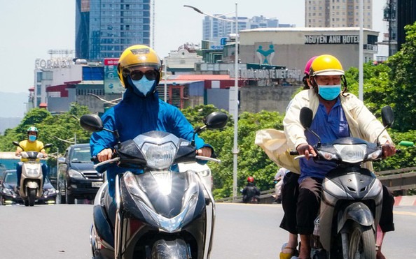 Từ Bắc vào Nam, nắng nóng như thiêu như đốt, nhiều nơi vượt 41 độ C