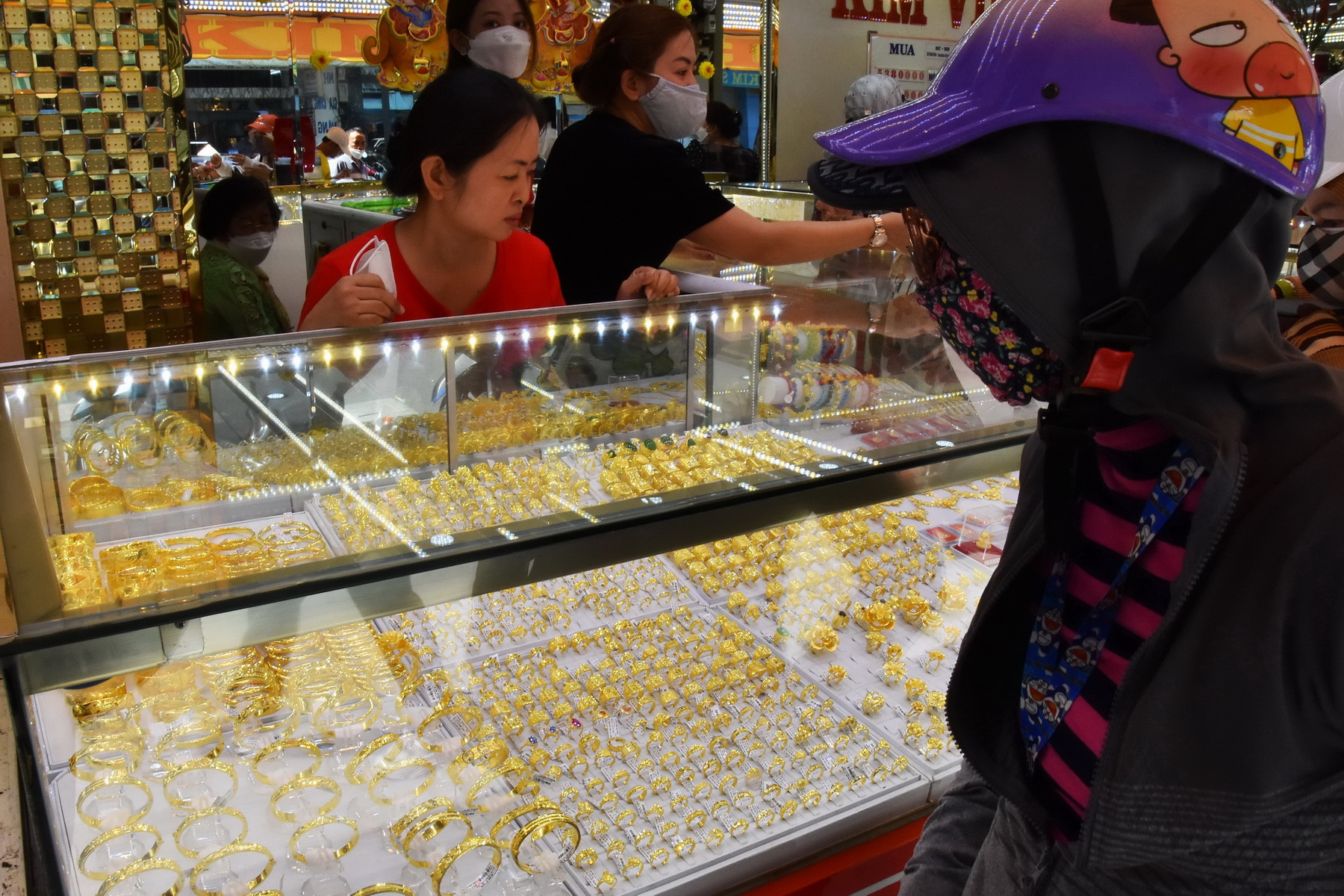 Gi&aacute; v&agrave;ng SJC, v&agrave;ng nhẫn "bất động" trong ng&agrave;y đầu nghỉ lễ- Ảnh 1.
