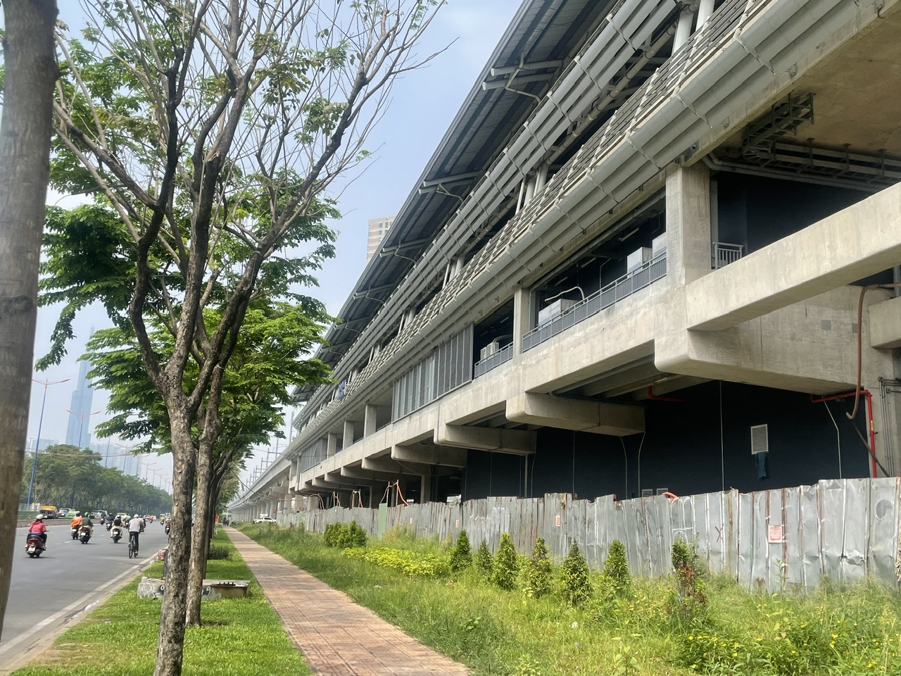 Di dời, đốn hạ 185 c&acirc;y xanh để triển khai dự &aacute;n kết nối cho tuyến metro số 1- Ảnh 1.
