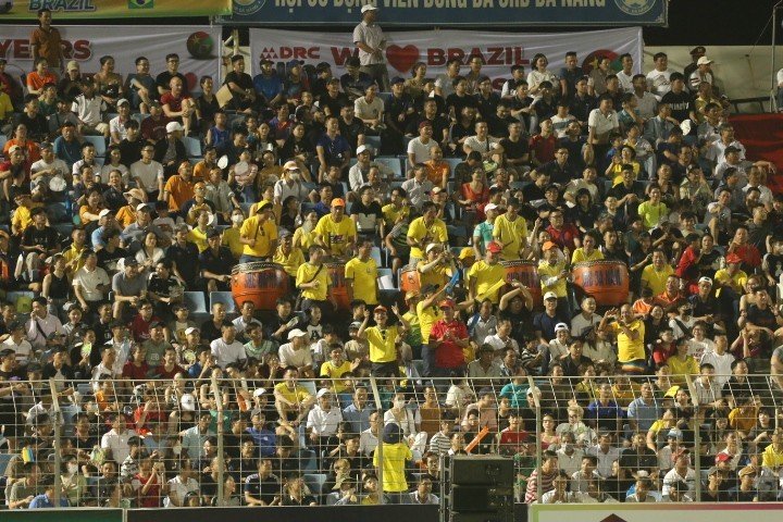 Giao hữu bóng đá giữa các cựu ngôi sao Việt Nam và Brazil- Ảnh 5.