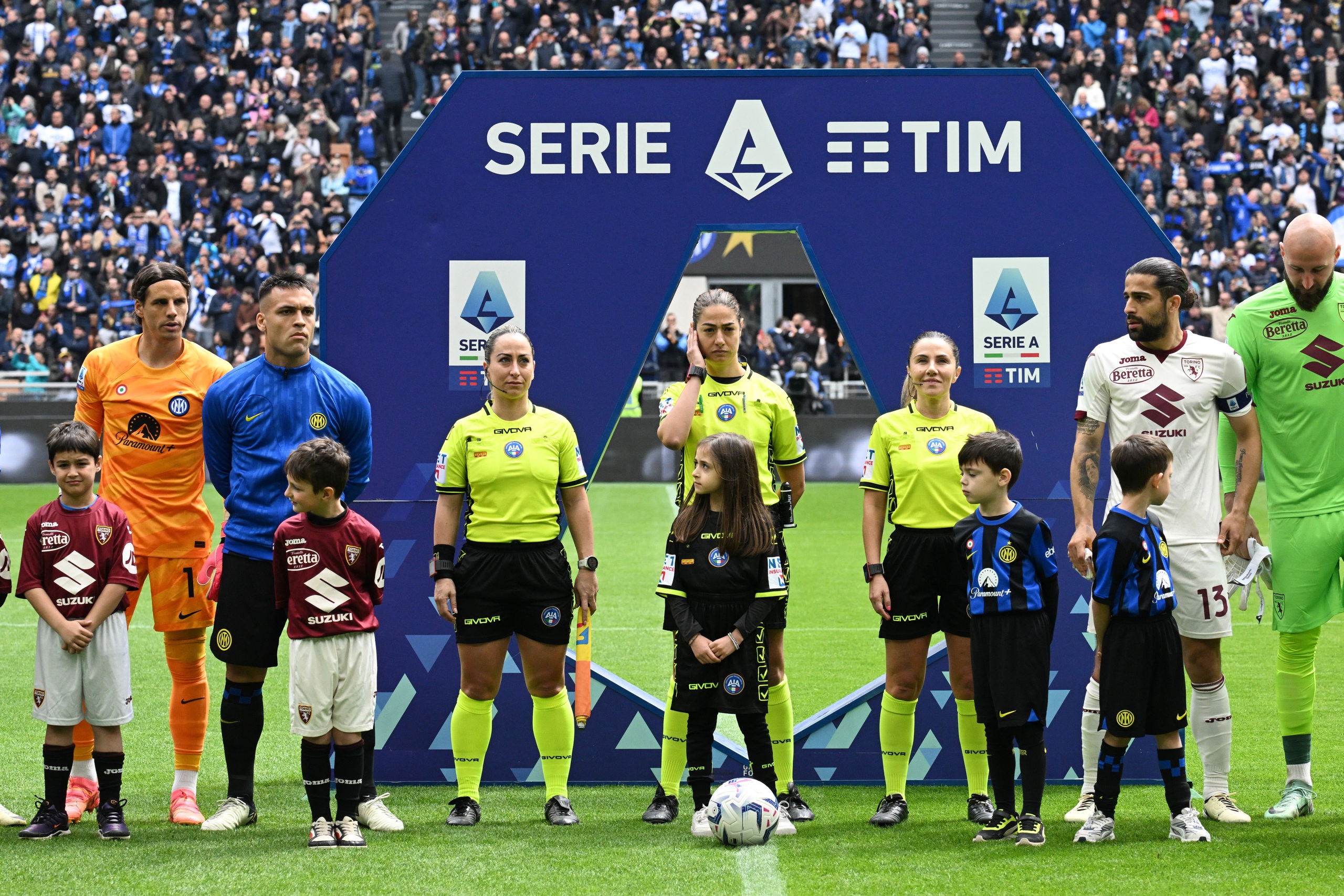Iner mừng chức v&ocirc; địch Serie A bằng chiến thắng trước Torino- Ảnh 1.