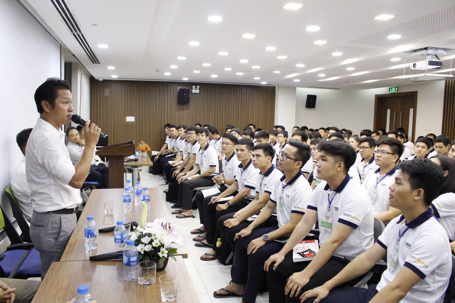 Mang kiến thức về phục vụ qu&ecirc; hương- Ảnh 2.
