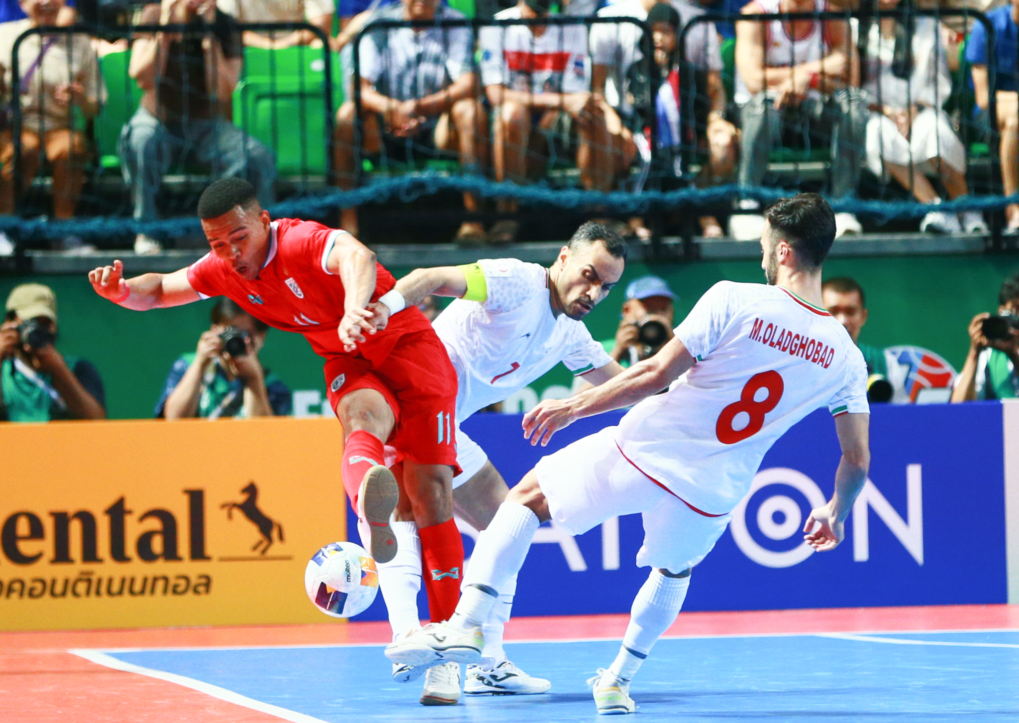 Thua đậm Iran, futsal Th&aacute;i Lan vỡ mộng v&ocirc; địch ch&acirc;u &Aacute; tr&ecirc;n s&acirc;n nh&agrave;- Ảnh 4.