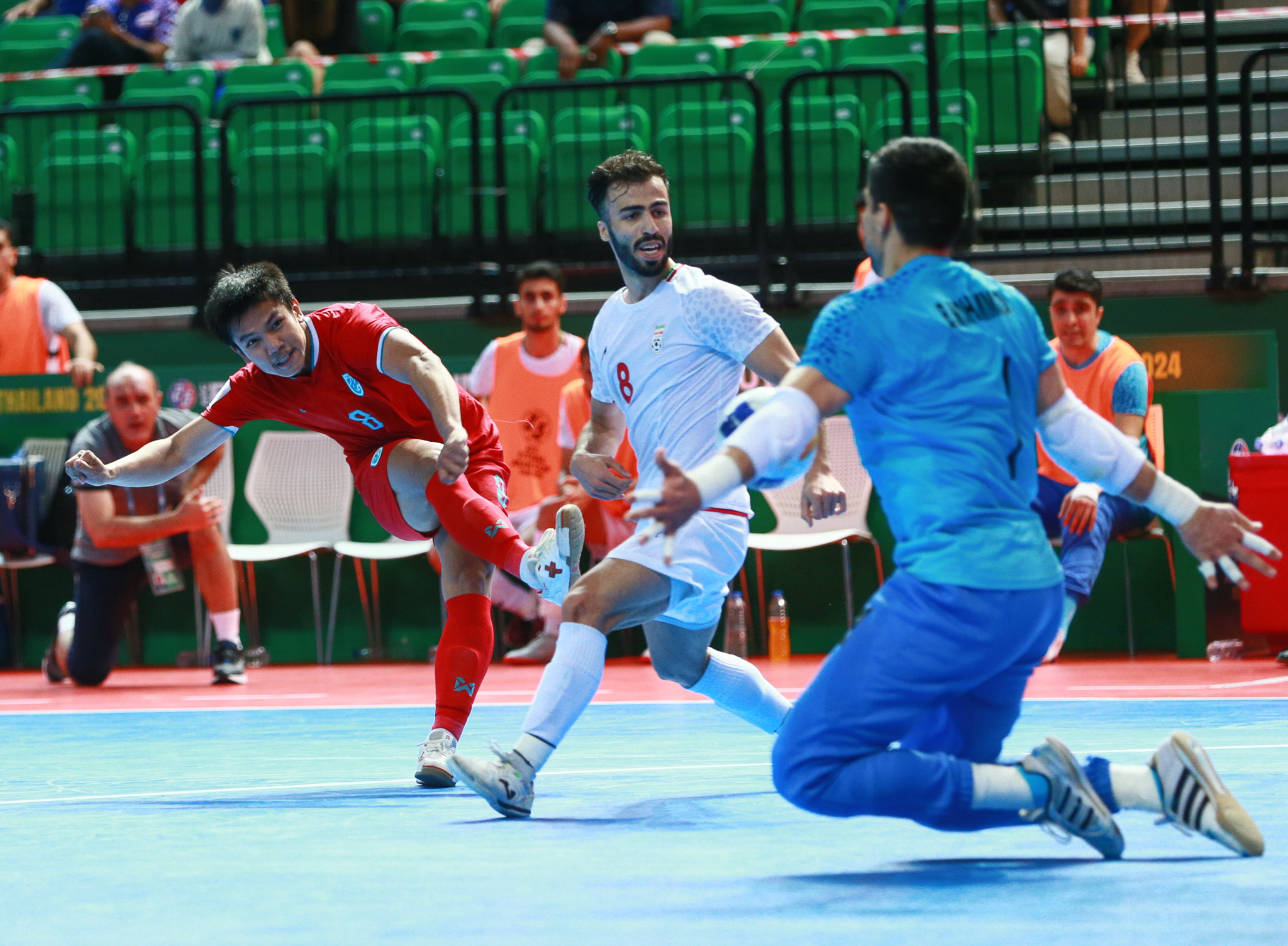 Thua đậm Iran, futsal Th&aacute;i Lan vỡ mộng v&ocirc; địch ch&acirc;u &Aacute; tr&ecirc;n s&acirc;n nh&agrave;- Ảnh 5.