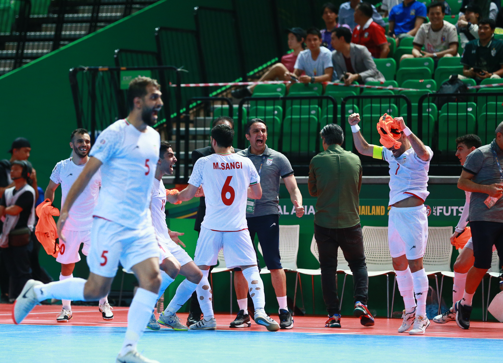 Thua đậm Iran, futsal Th&aacute;i Lan vỡ mộng v&ocirc; địch ch&acirc;u &Aacute; tr&ecirc;n s&acirc;n nh&agrave;- Ảnh 7.