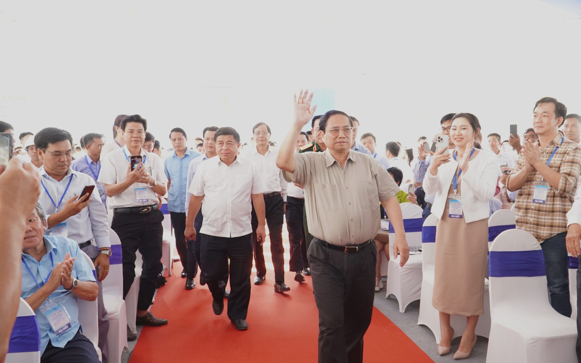 Thủ tướng dự lễ kh&aacute;nh th&agrave;nh tuyến cao tốc Cam L&acirc;m &ndash; Vĩnh Hảo