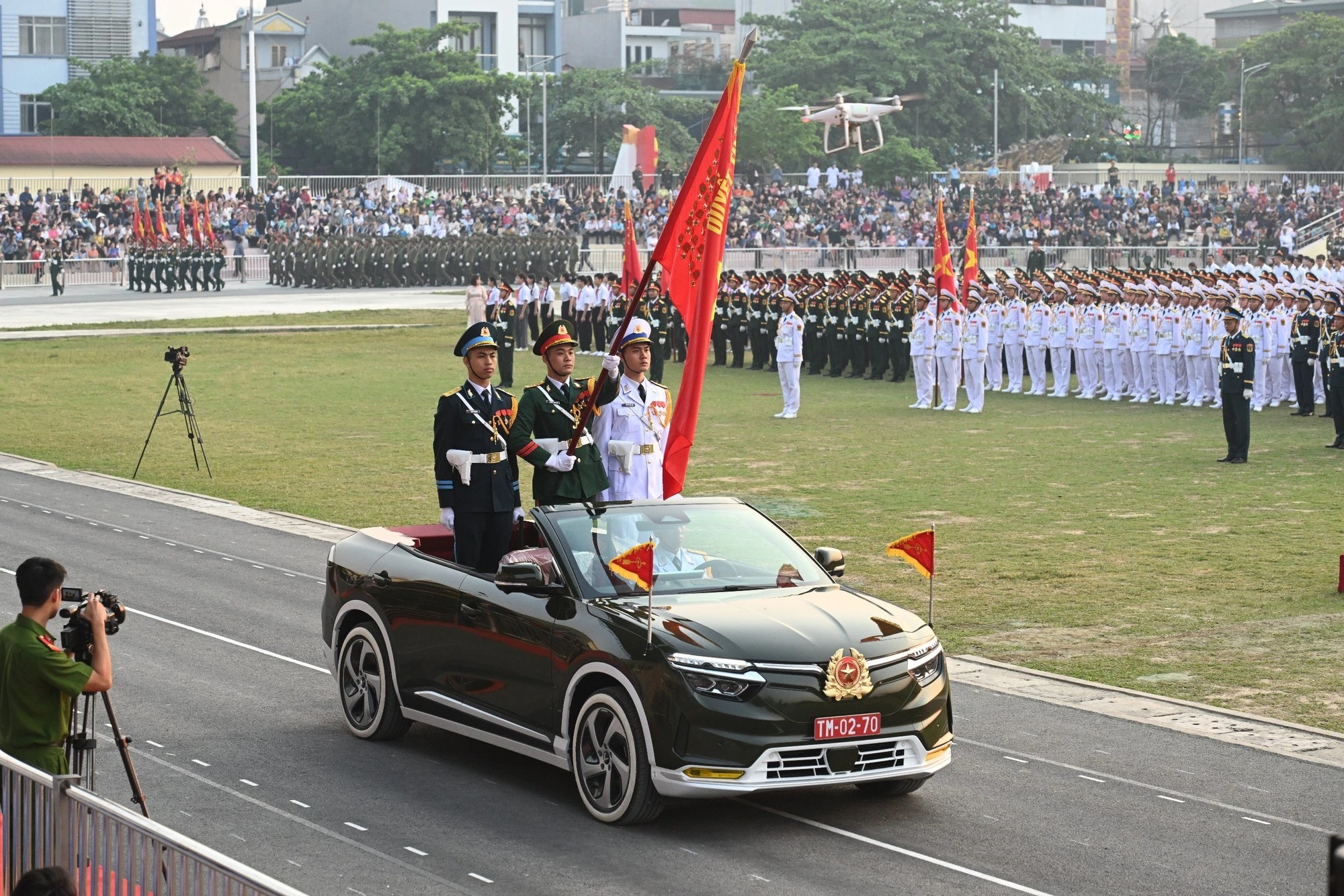 Hơn 12.000 người hợp luyện diễu binh, diễu h&agrave;nh tr&ecirc;n đường phố Điện Bi&ecirc;n Phủ- Ảnh 2.