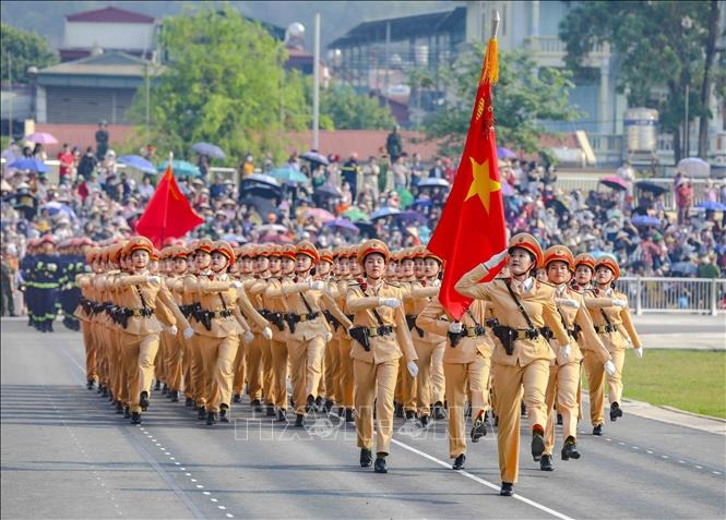 Hơn 12.000 người hợp luyện diễu binh, diễu h&agrave;nh tr&ecirc;n đường phố Điện Bi&ecirc;n Phủ- Ảnh 6.