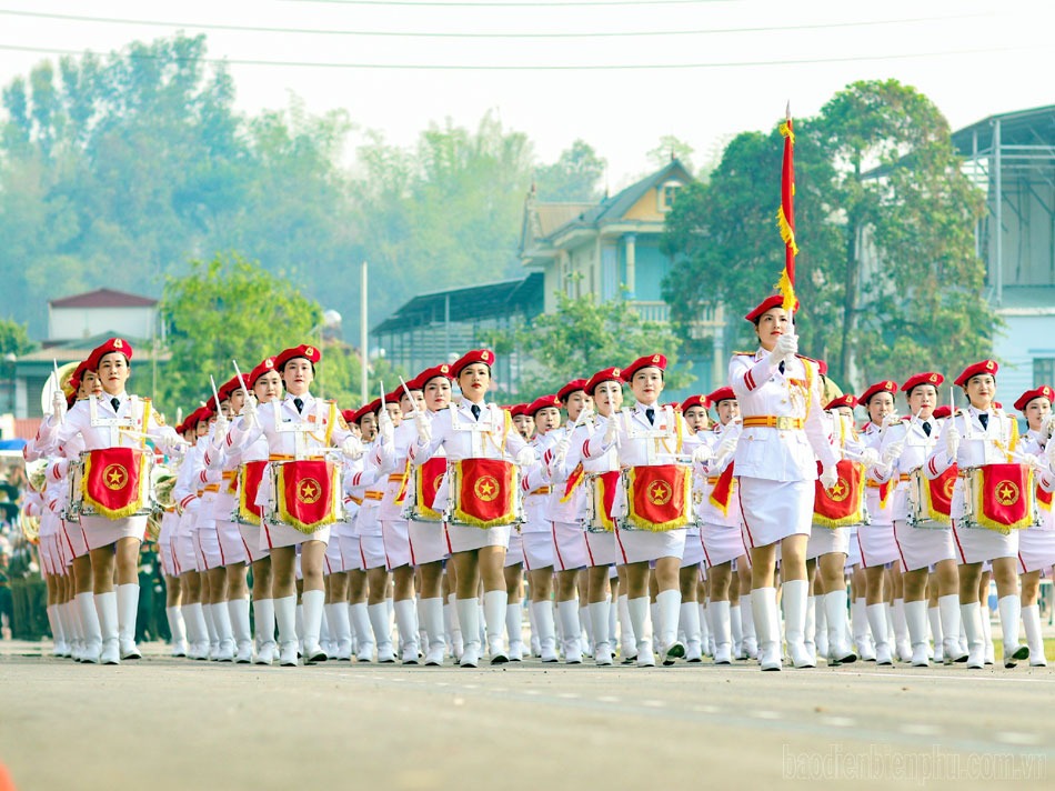 Hơn 12.000 người hợp luyện diễu binh, diễu h&agrave;nh tr&ecirc;n đường phố Điện Bi&ecirc;n Phủ- Ảnh 11.