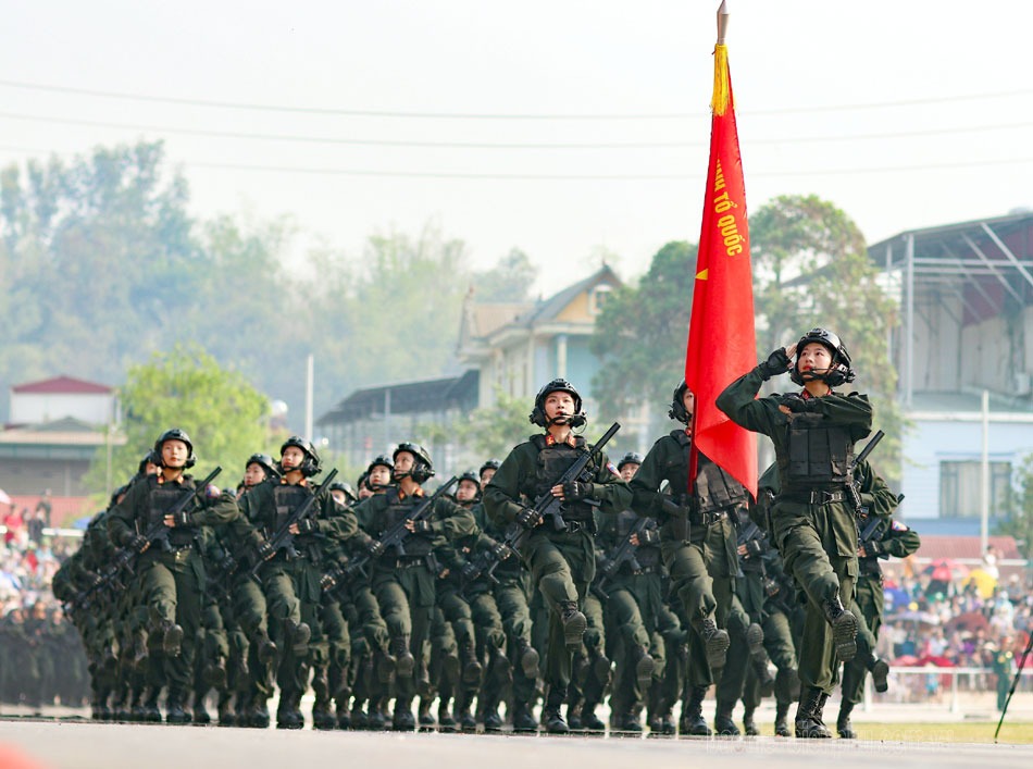 Hơn 12.000 người hợp luyện diễu binh, diễu h&agrave;nh tr&ecirc;n đường phố Điện Bi&ecirc;n Phủ- Ảnh 7.