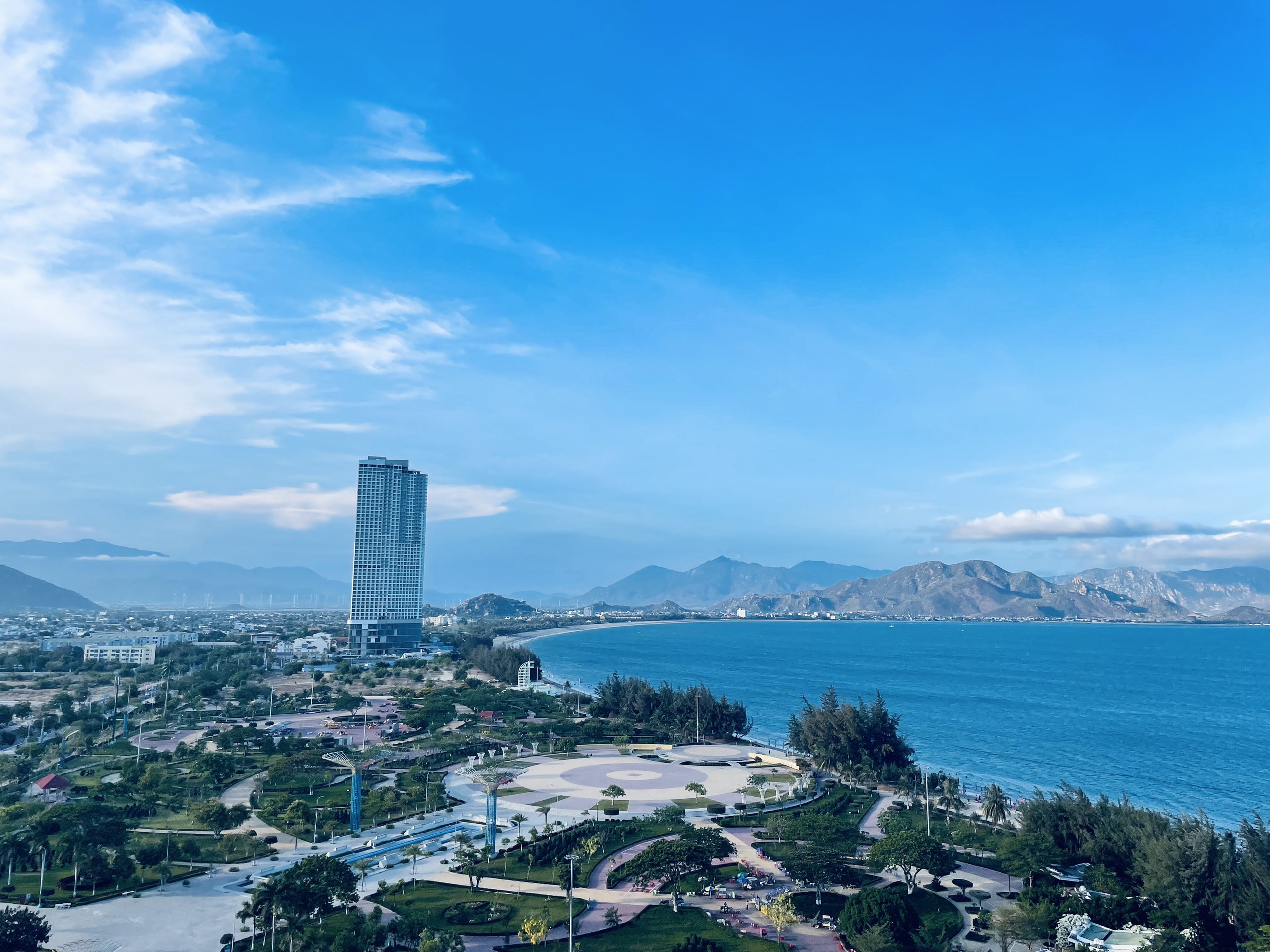 B&aacute;o Người Lao Động trao cờ, học bổng tại lễ c&ocirc;ng bố quy hoạch tỉnh Ninh Thuận- Ảnh 6.