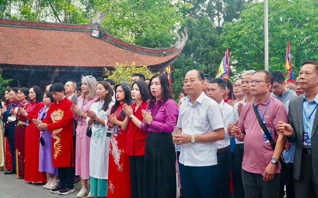 Sắt son, bền chặt