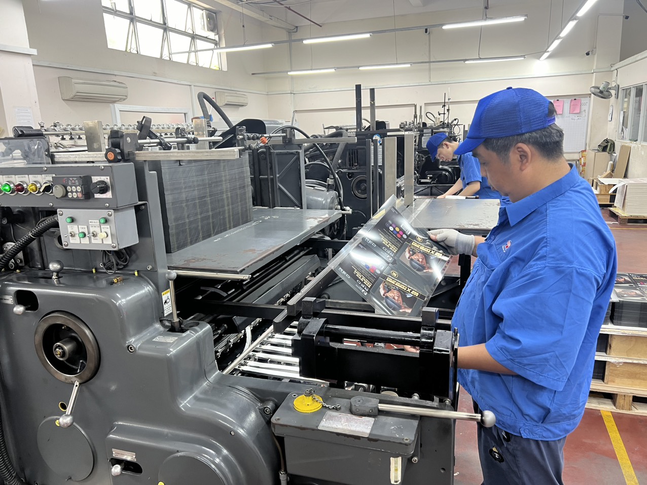 Lương cao gấp ba, nhiều công nhân tự nguyện làm việc xuyên lễ- Ảnh 2.
