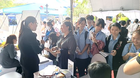 Hơn 1.100 vị trí việc làm tại sàn việc làm ngành du lịch năm 2024- Ảnh 1.