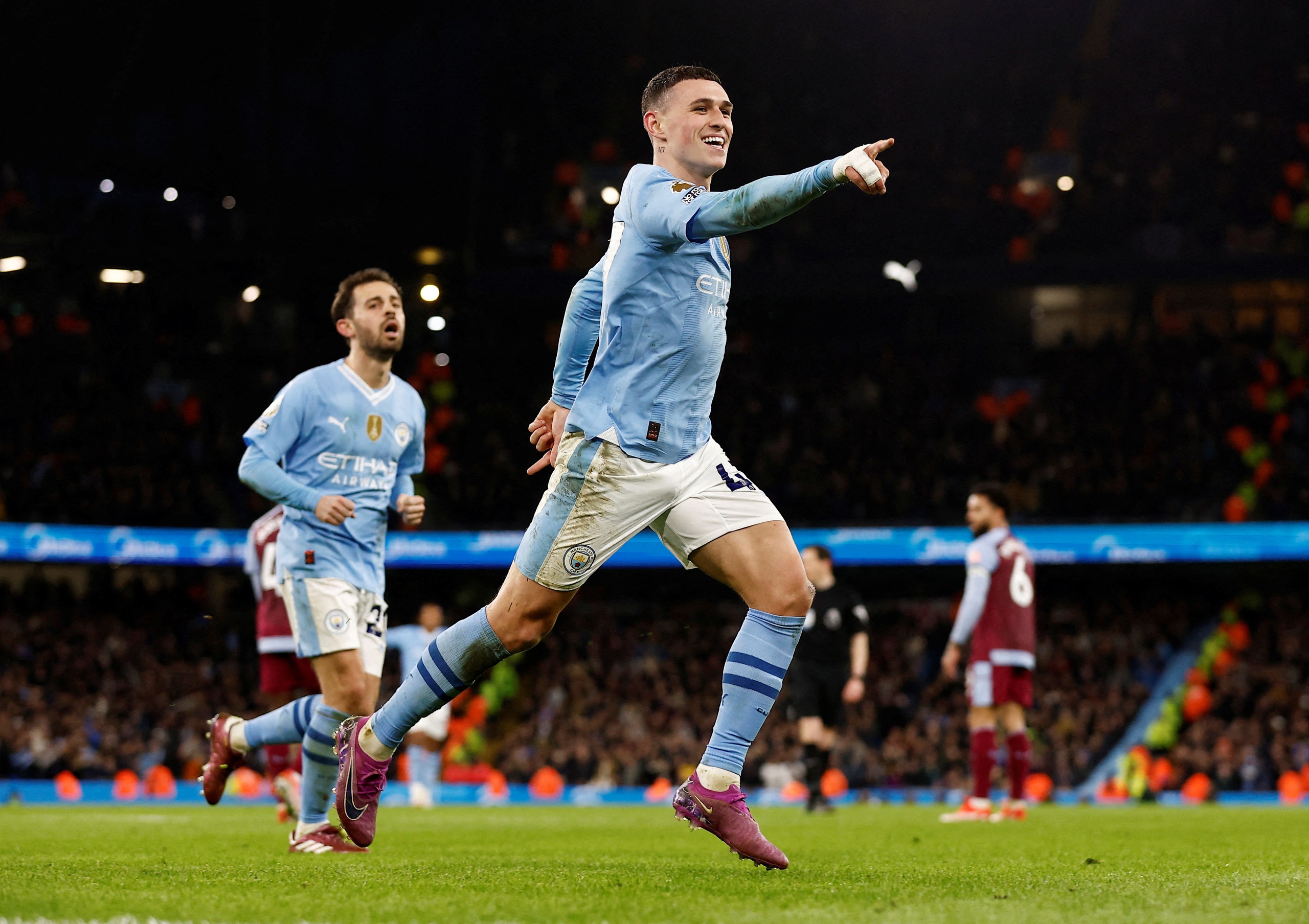 Phil Foden bùng nổ với hat-trick, Man City bám đuổi Arsenal- Ảnh 6.