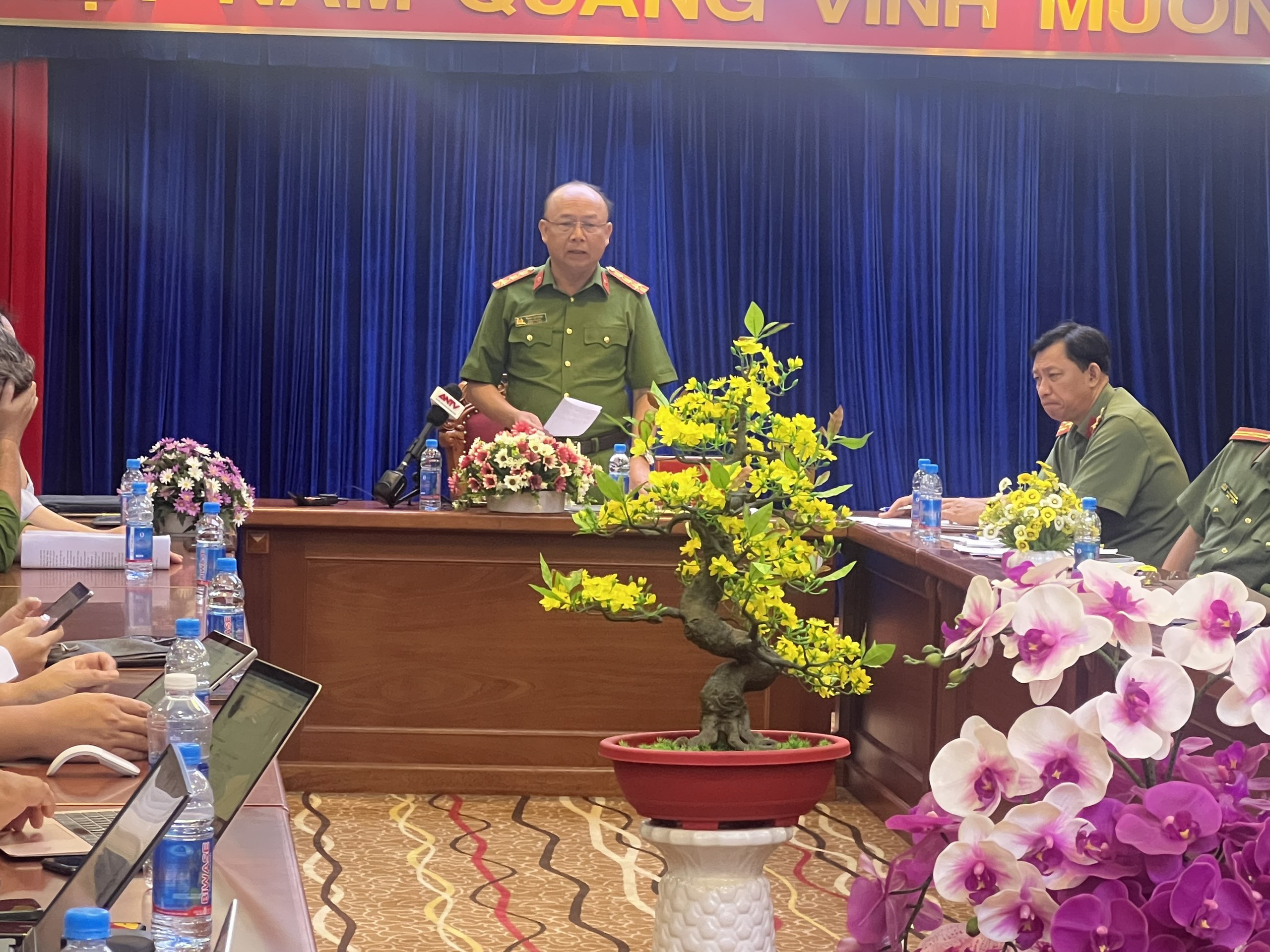 Vụ cướp tiệm v&agrave;ng ở B&igrave;nh Dương: C&ocirc;ng an đ&atilde; c&oacute; th&ocirc;ng tin 2 t&ecirc;n cướp c&ograve;n lại- Ảnh 1.