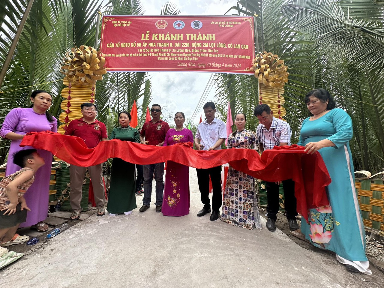 Nguyễn Trần Duy Nhất b&aacute;n găng đấu để g&oacute;p sức x&acirc;y cầu gi&uacute;p người d&acirc;n Bến Tre- Ảnh 2.