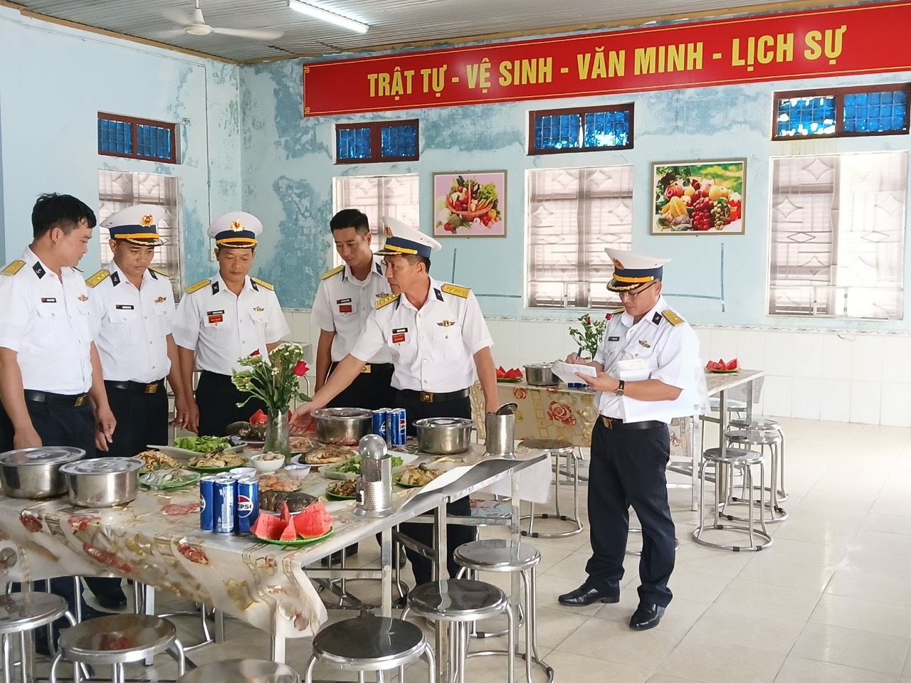 Trường Sa mít tinh kỷ niệm ngày 30-4- Ảnh 5.