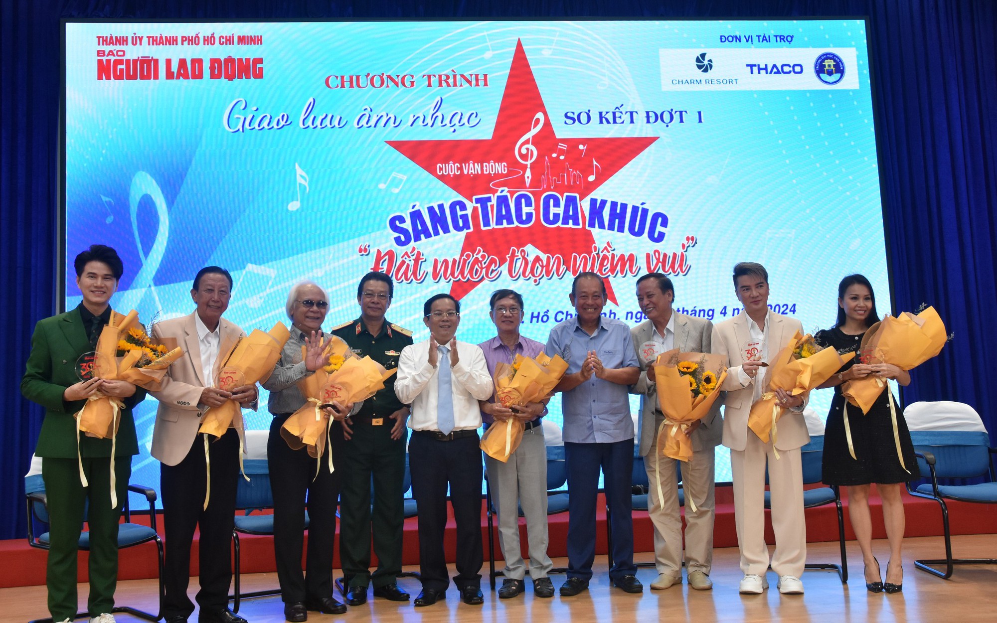 Nghệ sĩ tề tựu sơ kết Vận động sáng tác ca khúc chủ đề "Đất nước trọn niềm vui"!