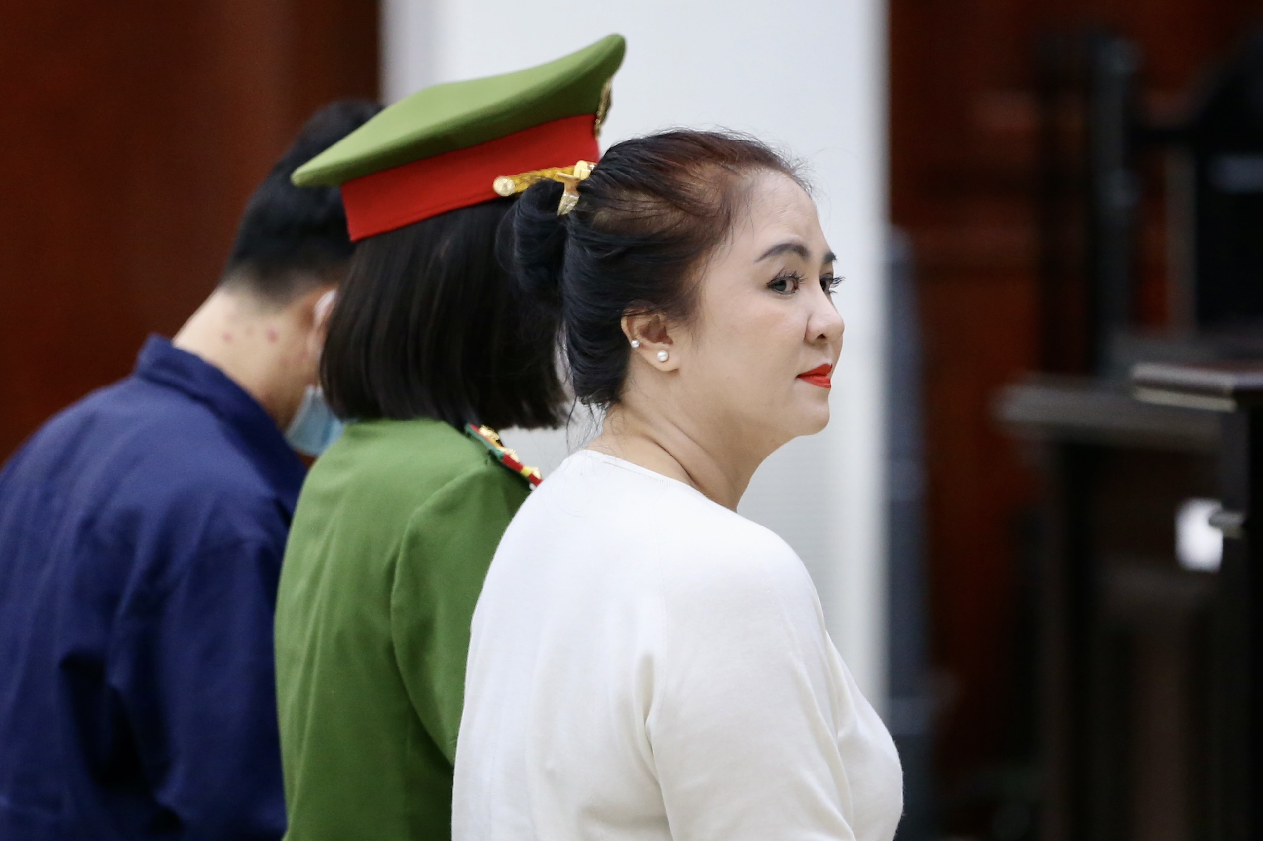 Hình ảnh bà Nguyễn Phương Hằng tại tòa sáng nay- Ảnh 9.