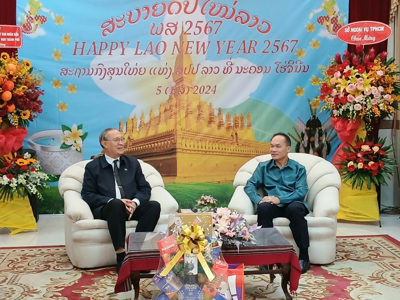 Trường ĐH Cửu Long thăm và chúc Tết 2 tổng lãnh sự tại TP HCM- Ảnh 1.