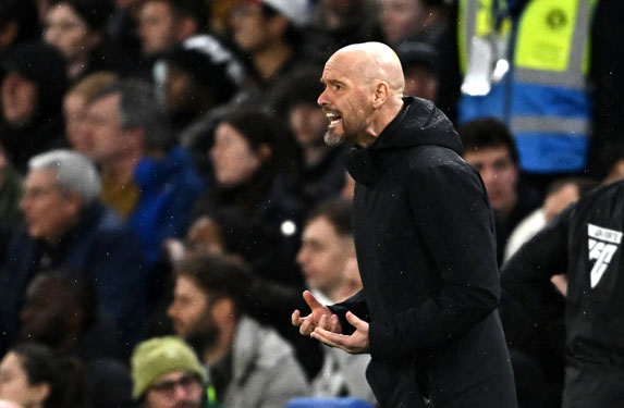 Man United l&agrave; đội c&oacute; h&agrave;ng thủ tệ nhất trong 5 giải v&ocirc; địch h&agrave;ng đầu ch&acirc;u &Acirc;u, x&eacute;t theo nhiều chỉ số v&agrave; HLV Ten Hag kh&oacute; trụ lại với CLB Ảnh: REUTERS