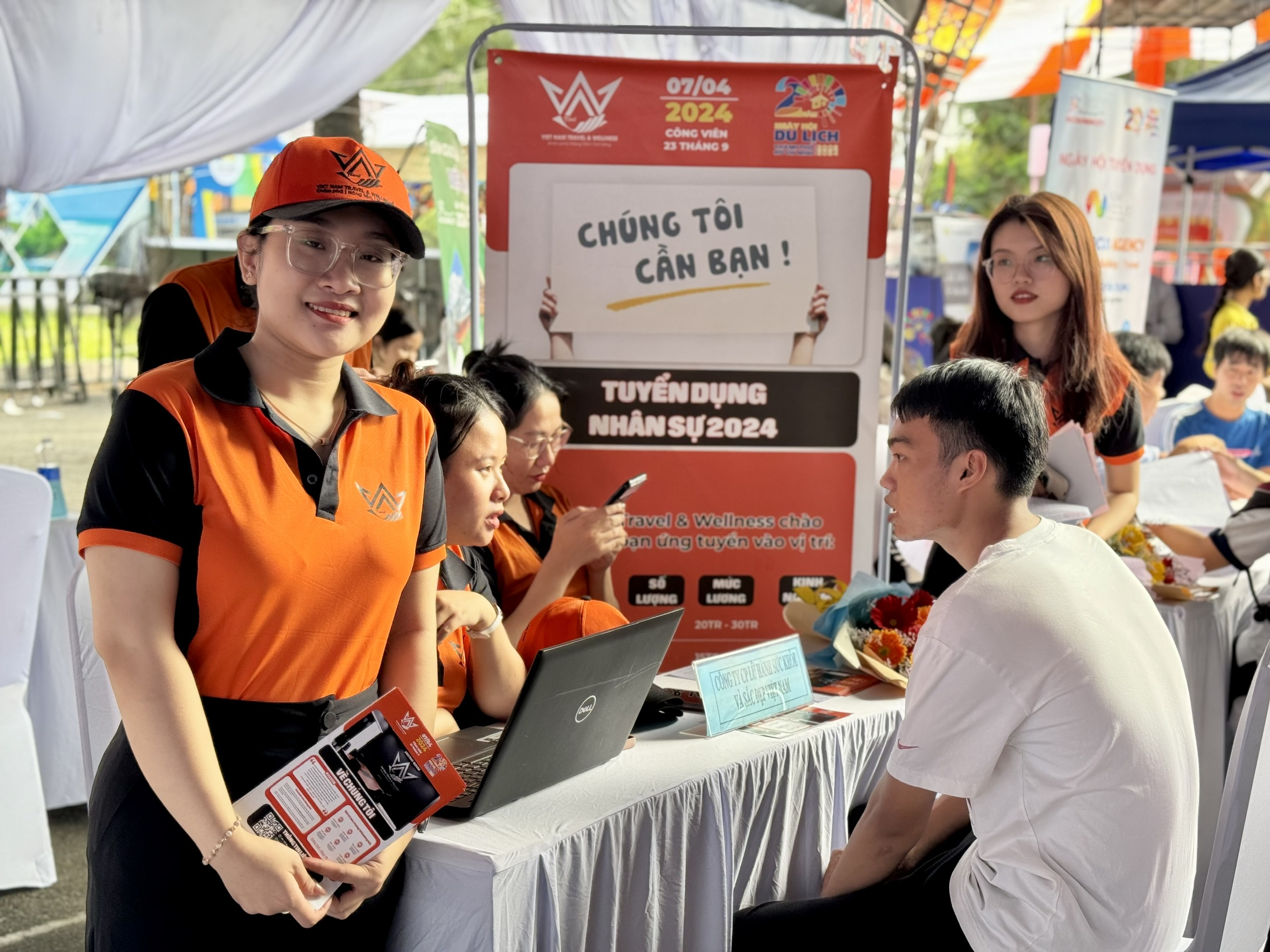 TP HCM: Doanh nghiệp ng&agrave;nh du lịch tuyển dụng h&agrave;ng ng&agrave;n vị tr&iacute; việc l&agrave;m- Ảnh 1.