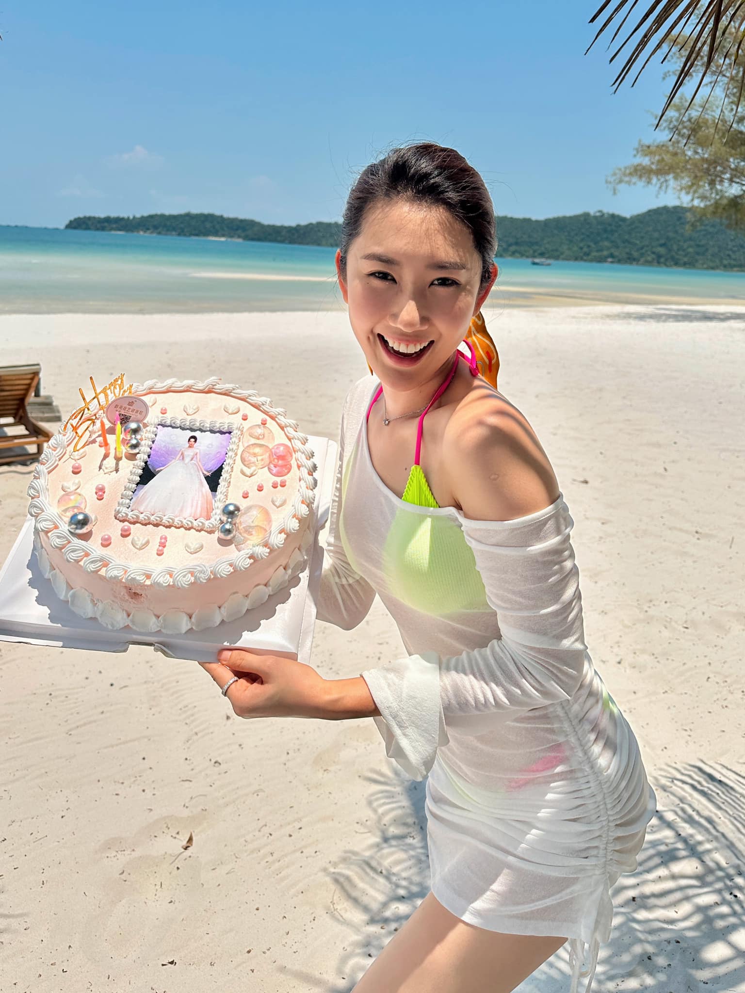 Hồ Ngọc Hà, Hương Giang, Thúy Ngân… quyến rũ áo tắm- Ảnh 7.