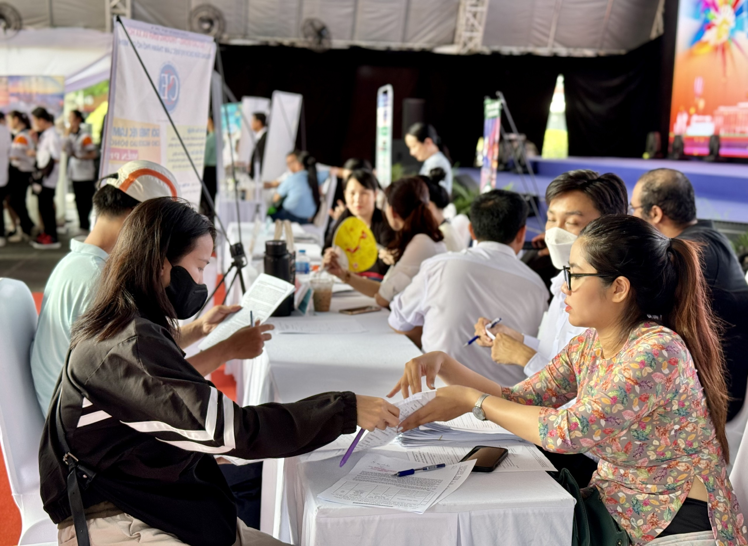 TP HCM: Doanh nghiệp ng&agrave;nh du lịch tuyển dụng h&agrave;ng ng&agrave;n vị tr&iacute; việc l&agrave;m- Ảnh 5.