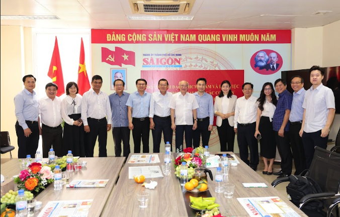 L&atilde;nh đạo TP HCM thăm, l&agrave;m việc với văn ph&ograve;ng đại diện c&aacute;c cơ quan b&aacute;o ch&iacute; TP HCM tại H&agrave; Nội- Ảnh 3.