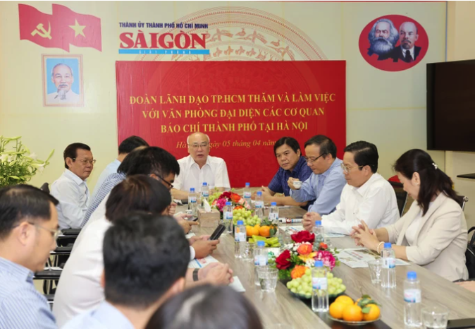 L&atilde;nh đạo TP HCM thăm, l&agrave;m việc với văn ph&ograve;ng đại diện c&aacute;c cơ quan b&aacute;o ch&iacute; TP HCM tại H&agrave; Nội- Ảnh 1.
