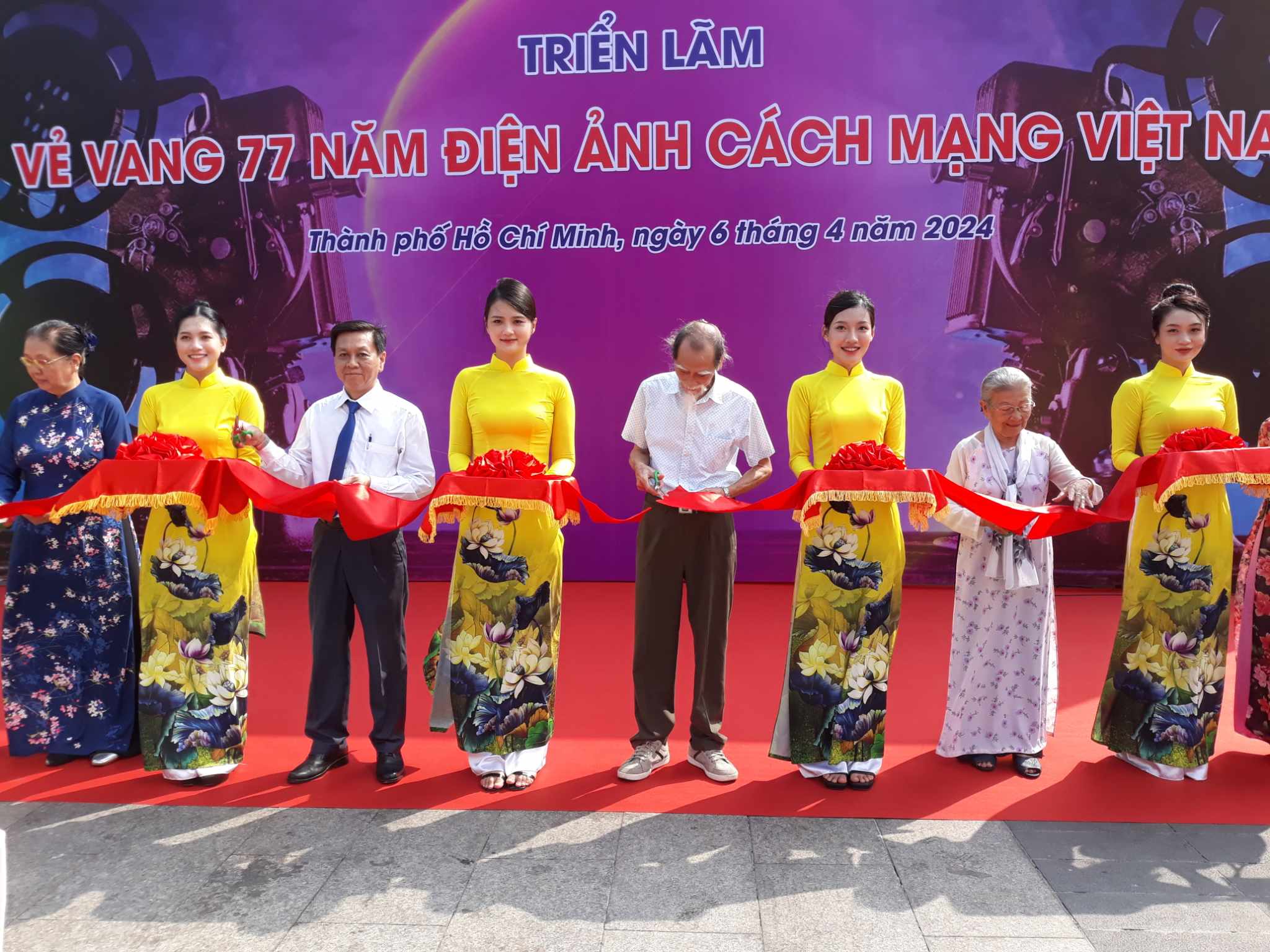 NSƯT Phi Điểu, Mạnh Dung, Thanh Dậu khai mạc triển l&atilde;m- Ảnh 3.