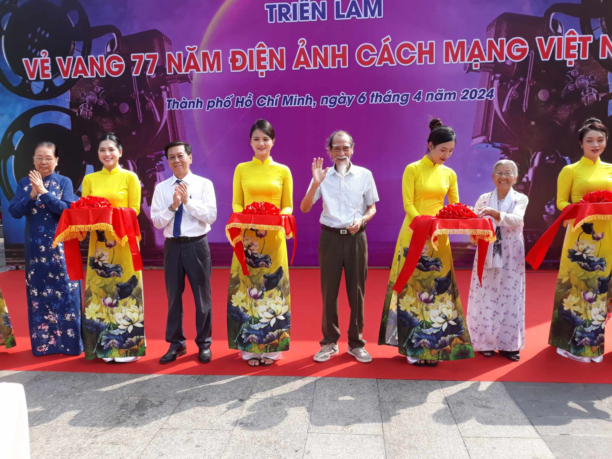 NSƯT Phi Điểu, Mạnh Dung, Thanh Dậu khai mạc triển l&atilde;m- Ảnh 4.