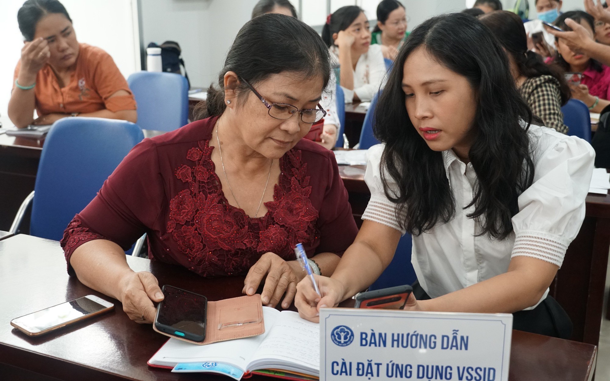 Cách tích hợp quá trình tham gia BHXH, BHYT, BHTN lên VNeID