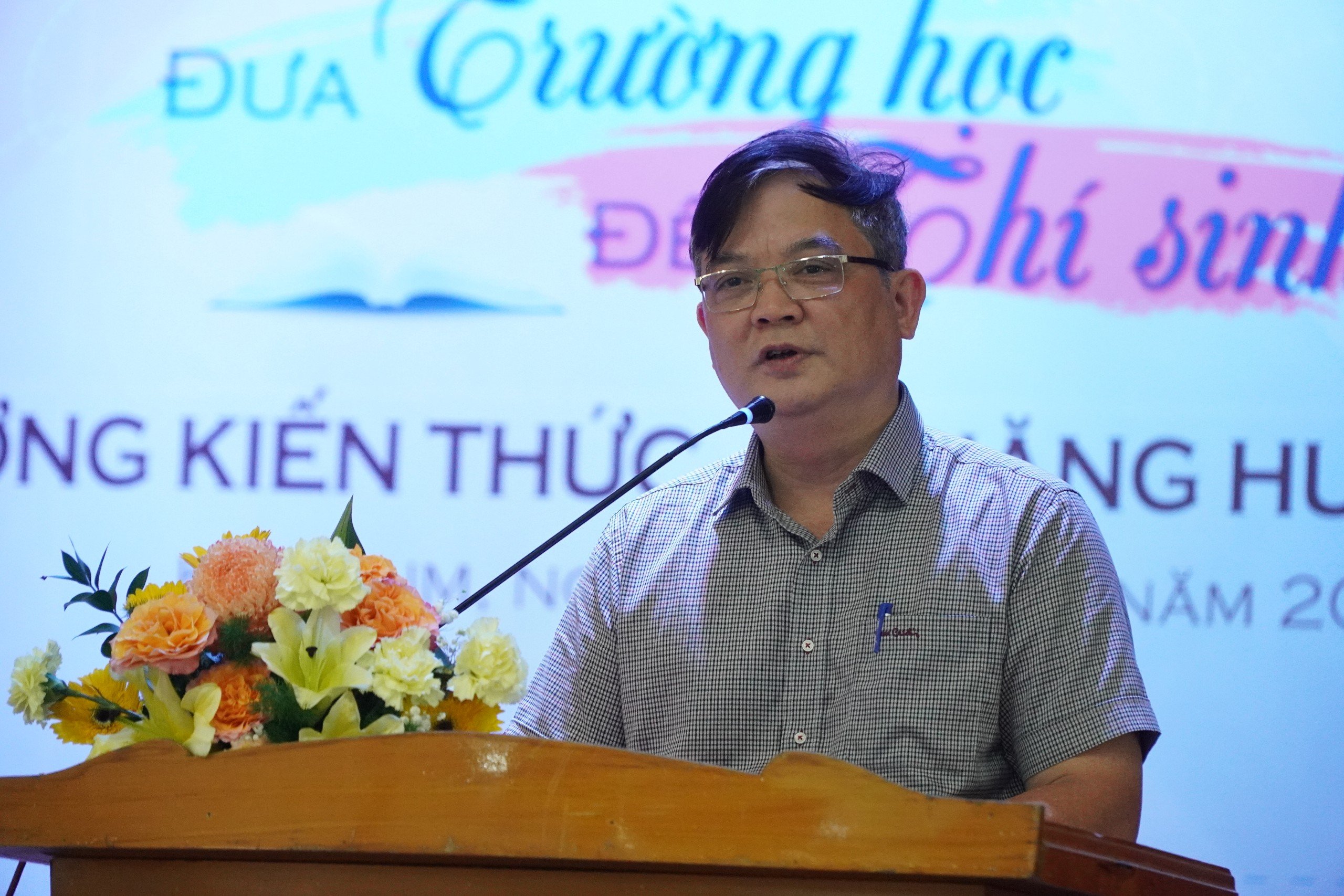 Hơn 200 gi&aacute;o vi&ecirc;n Kon Tum h&agrave;o hứng chia sẻ kinh nghiệm tư vấn hướng nghiệp- Ảnh 2.