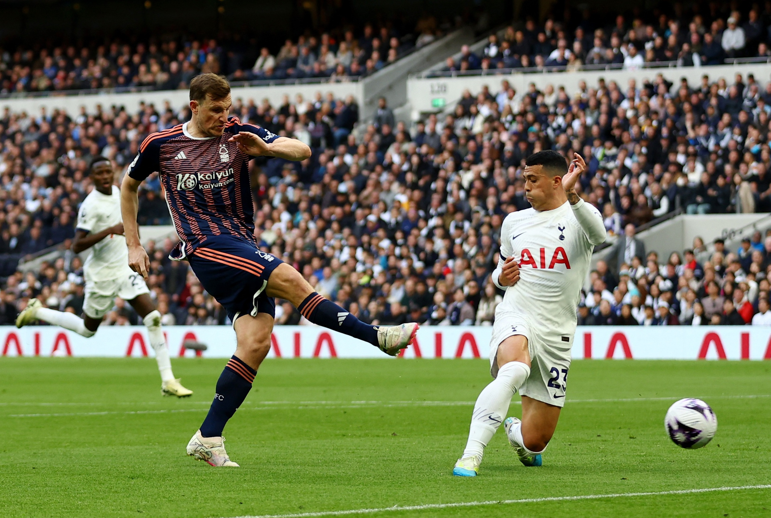 Dàn hậu vệ ghi bàn, Tottenham thắng nhọc Nottingham Forest- Ảnh 3.