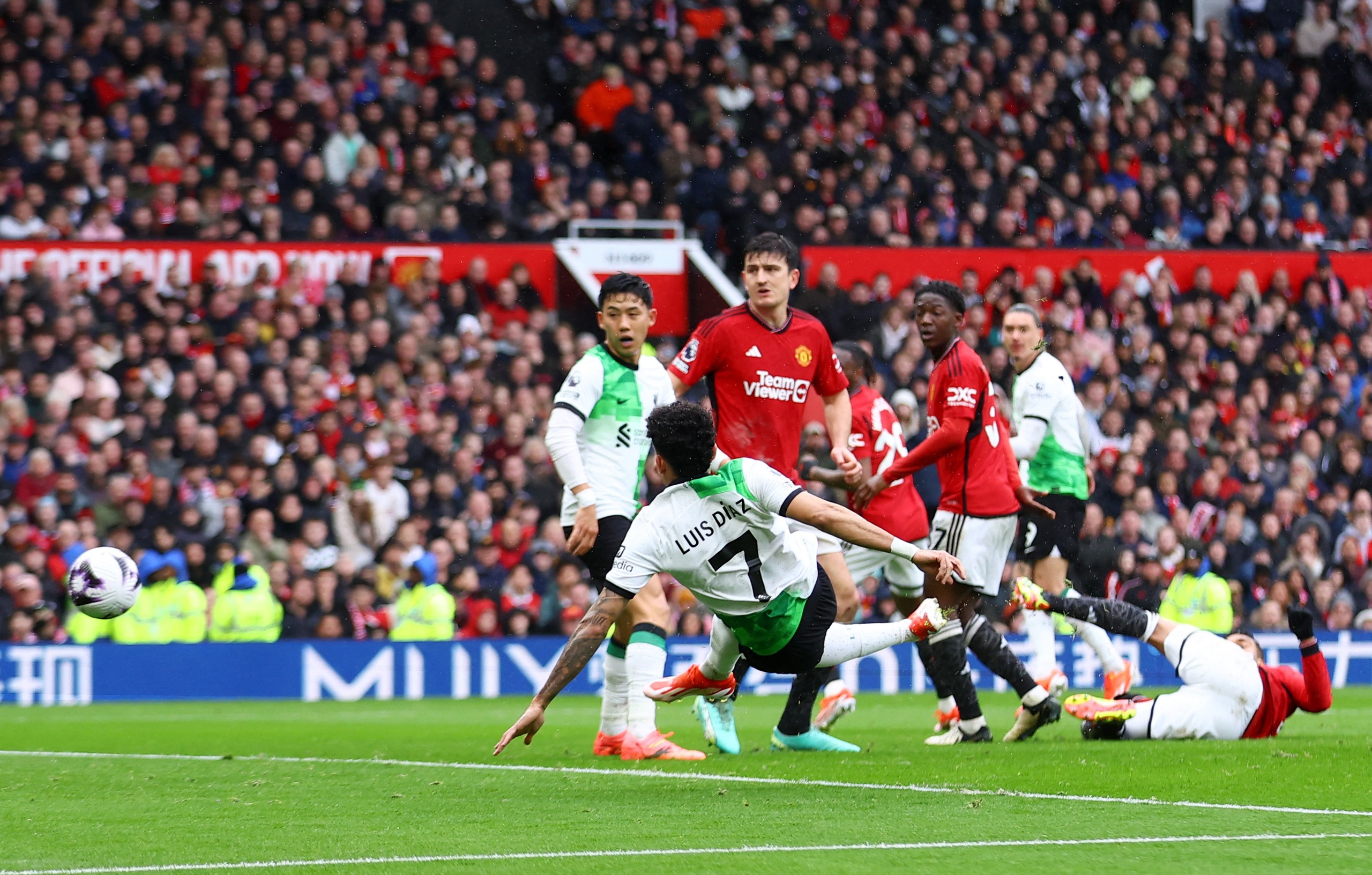 Man United n&iacute;u ch&acirc;n Liverpool, Arsenal trở lại ng&ocirc;i đầu- Ảnh 4.