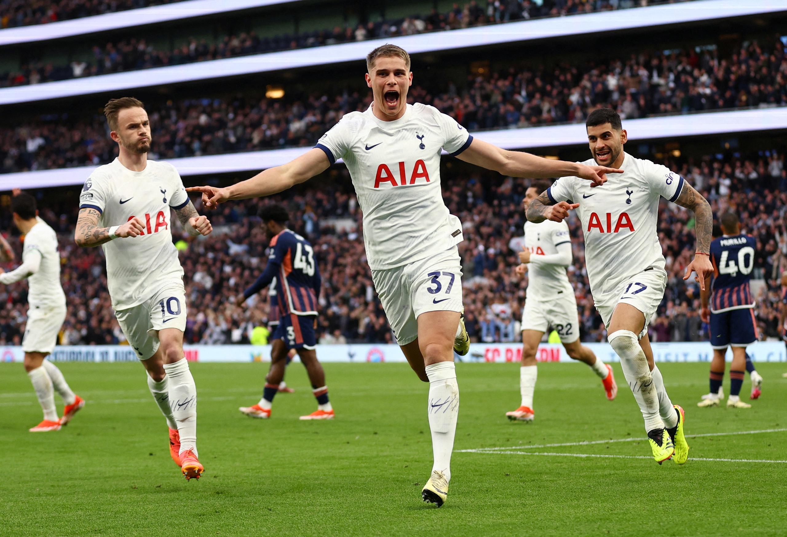 Dàn hậu vệ ghi bàn, Tottenham thắng nhọc Nottingham Forest- Ảnh 6.
