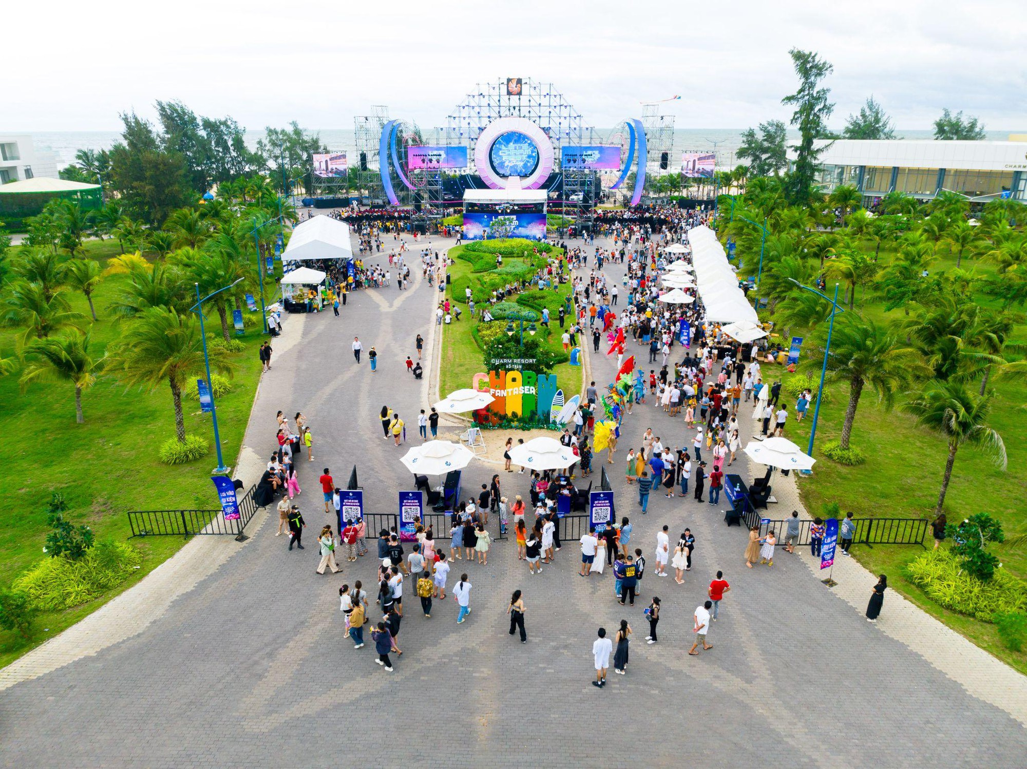 Mỹ Linh, Đen c&ugrave;ng d&agrave;n nghệ sĩ Việt hội ngộ tại Charm Fantasea 2024- Ảnh 3.