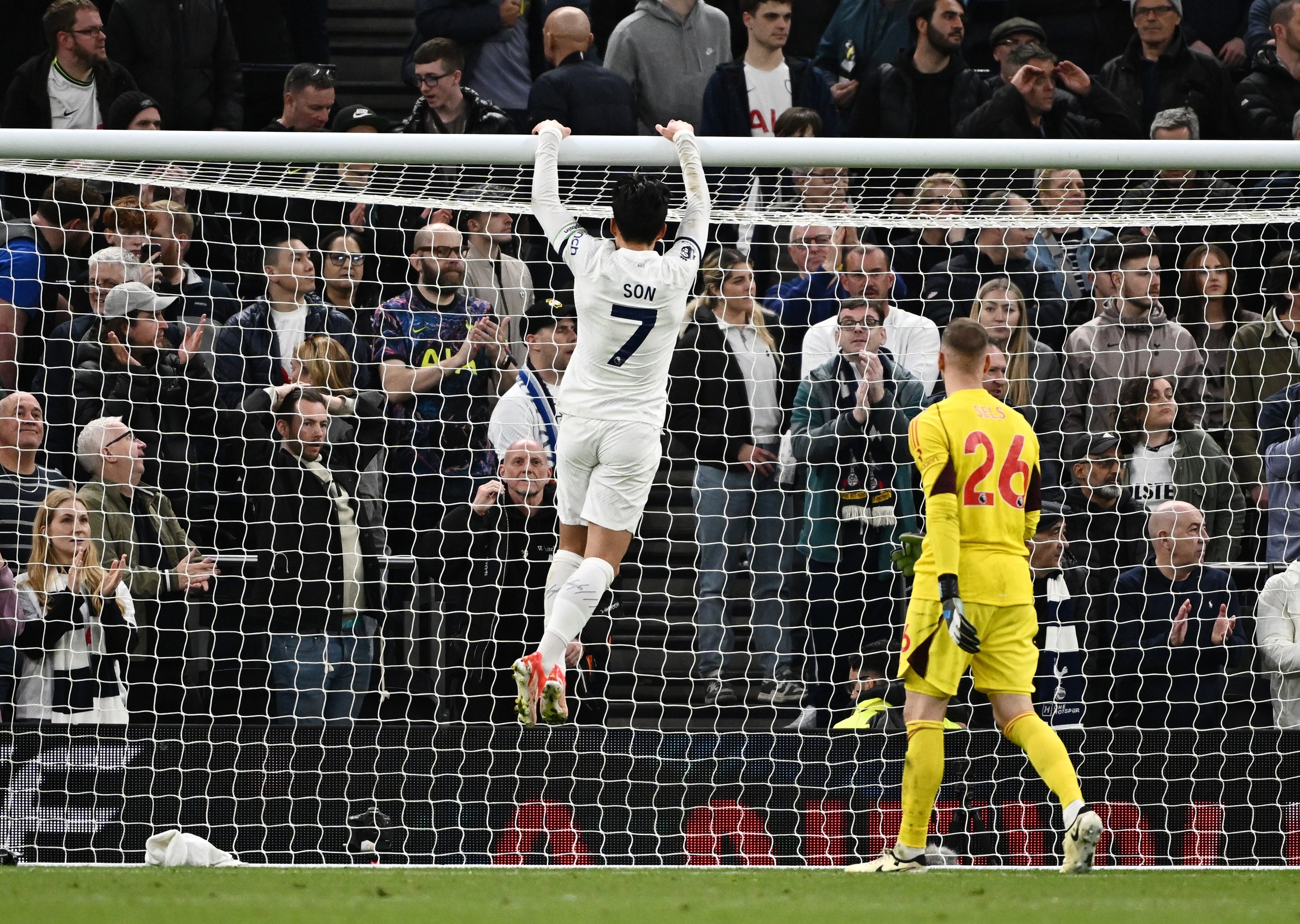 Dàn hậu vệ ghi bàn, Tottenham thắng nhọc Nottingham Forest- Ảnh 5.