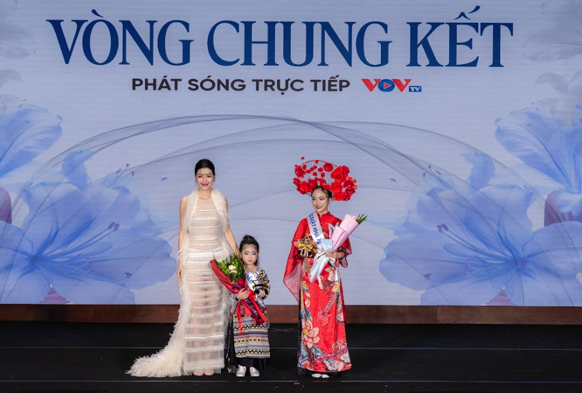 Nữ sinh 12 tuổi trở th&agrave;nh Qu&aacute;n qu&acirc;n Si&ecirc;u mẫu nh&iacute; to&agrave;n năng 2024- Ảnh 3.
