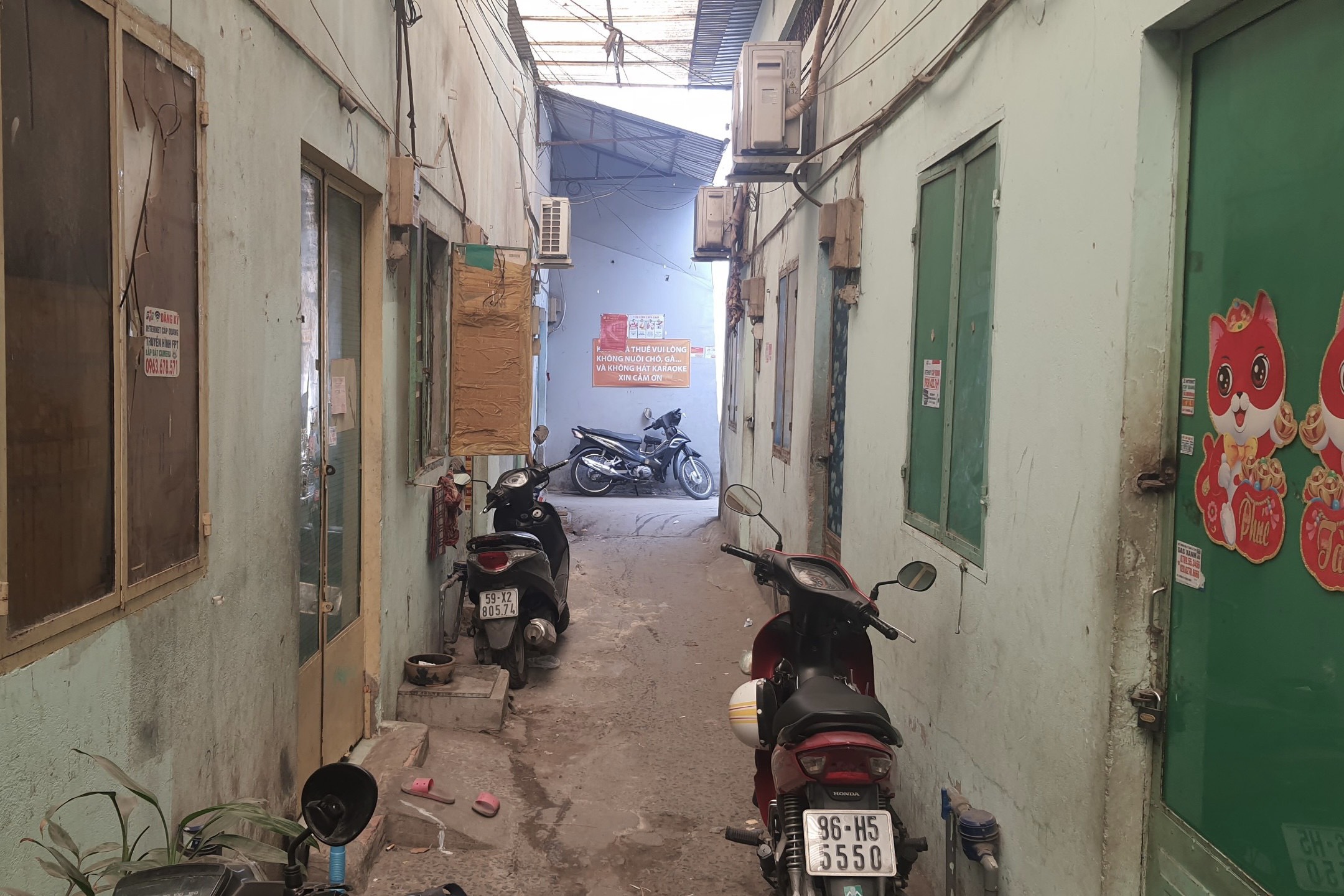 Vụ 2 b&eacute; g&aacute;i mất t&iacute;ch ở phố đi bộ Nguyễn Huệ: H&eacute; lộ l&yacute; do nữ nghi phạm thu&ecirc; căn hộ đắt tiền- Ảnh 1.