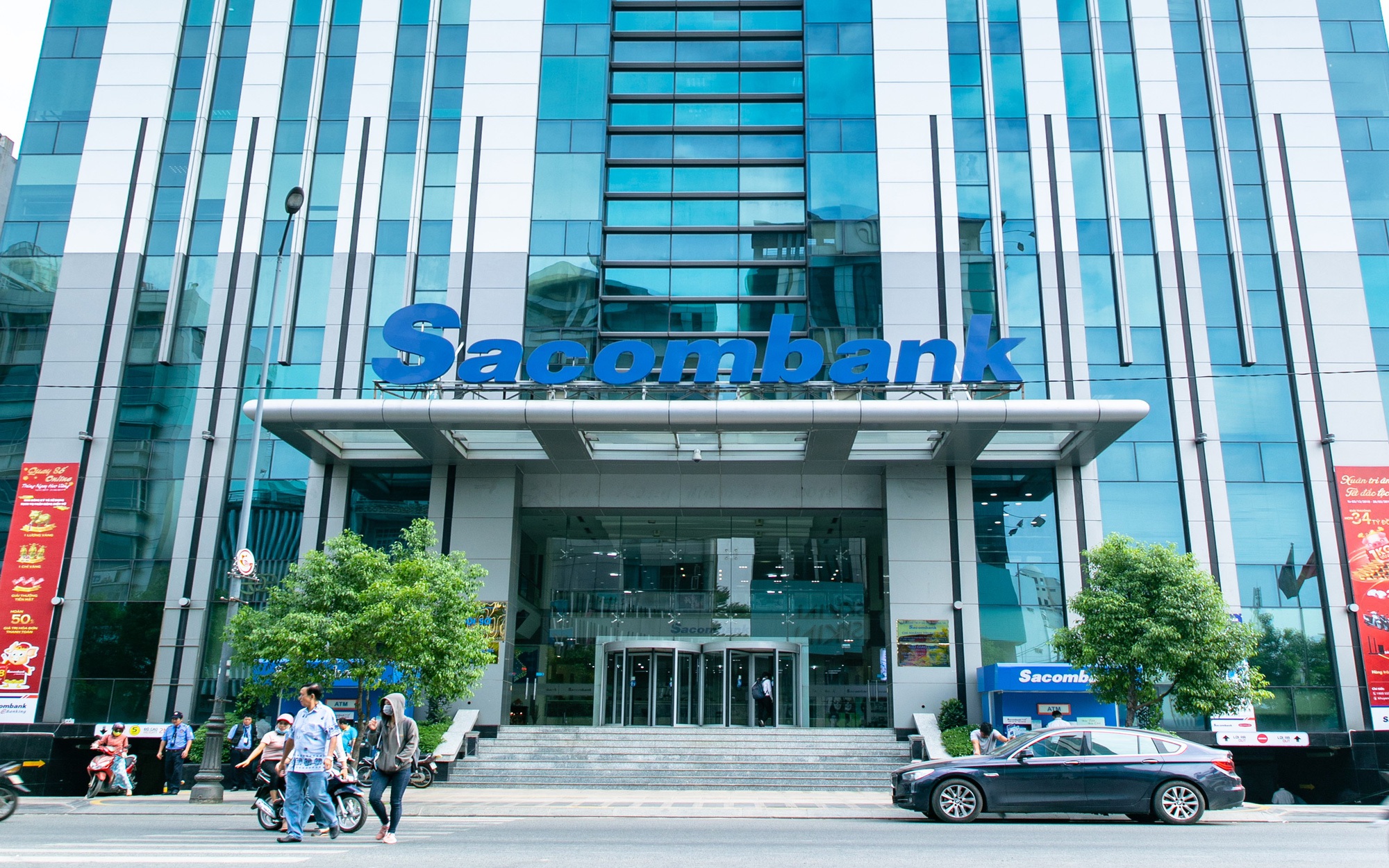 Cổ phiếu Sacombank giảm liên tiếp vẫn được quỹ đầu tư "cá mập" ồ ạt mua vào
