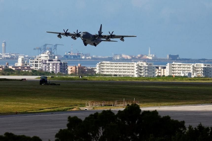 Một m&aacute;y bay qu&acirc;n sự Mỹ tại Căn cứ Kh&ocirc;ng qu&acirc;n Mỹ ở Kadena, ph&iacute;a Nam đảo Okinawa - Nhật Bản.&nbsp;Ảnh: Reuters