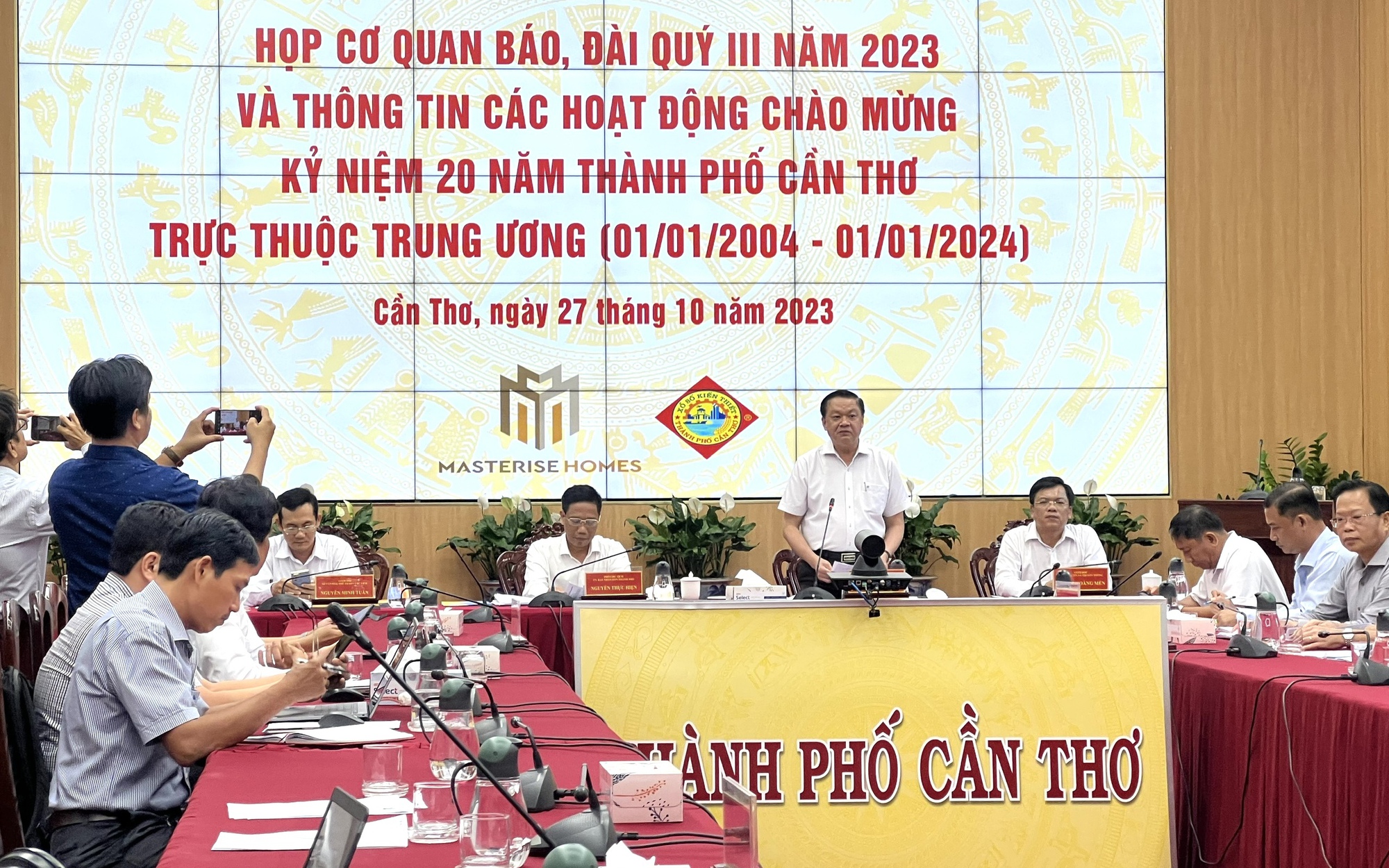 Sở TT-TT Cần Thơ nói gì về quy chế họp báo "phóng viên đặt câu hỏi phải đúng tôn chỉ"?