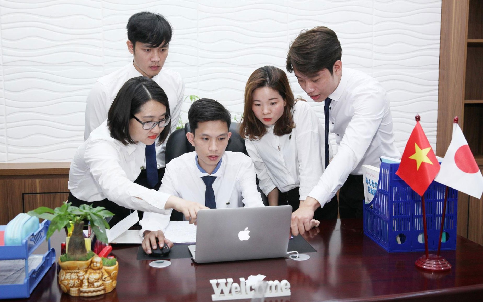 Dung hòa nhân sự nội bộ